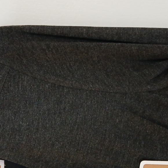 NUE by Shani, Elegant Grey Long Sleeve Dress. With Embishment Waistline, Size 8 - Picture 5 of 14